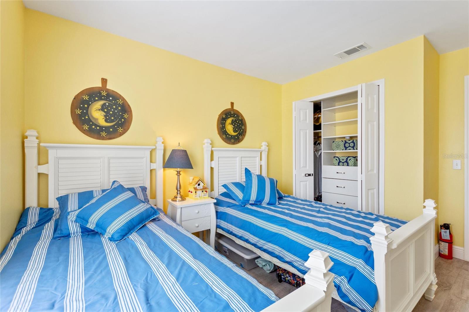 Image 18 of 60 For 4717 Vero Beach Place