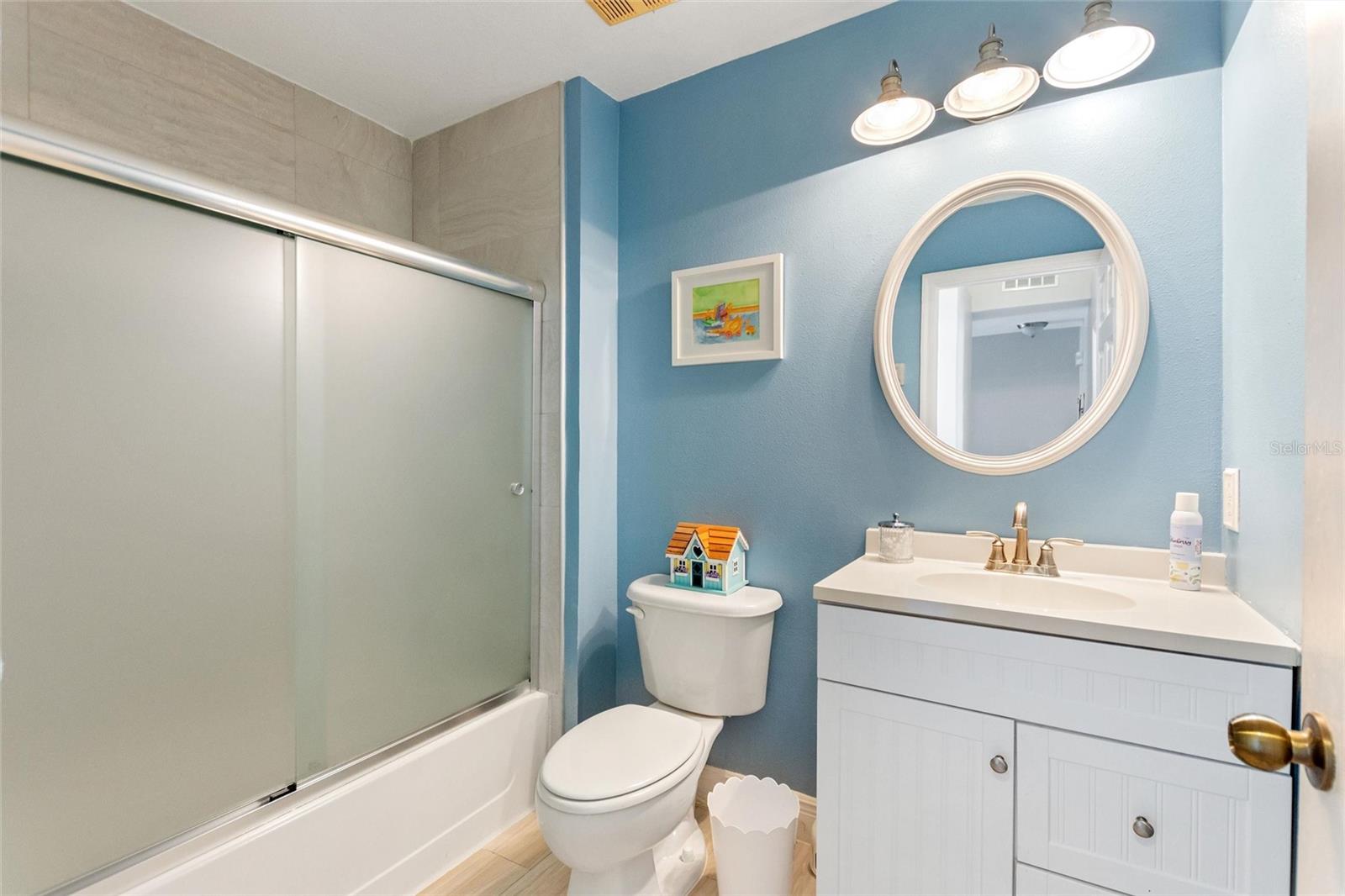 Image 21 of 60 For 4717 Vero Beach Place