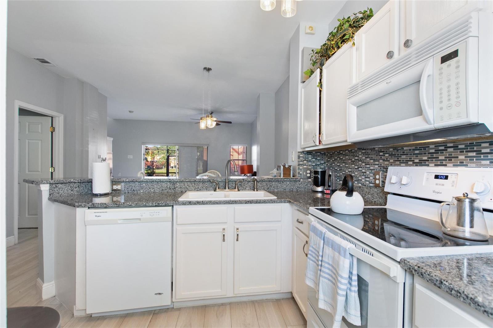 Image 6 of 60 For 4717 Vero Beach Place