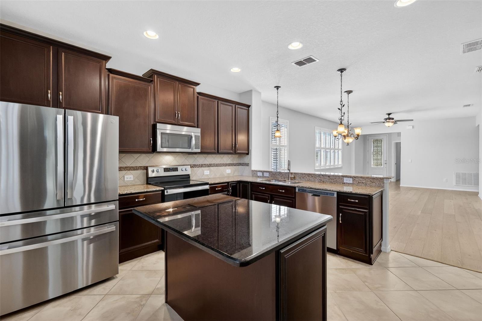 Image 11 of 57 For 21944 Belgian Court