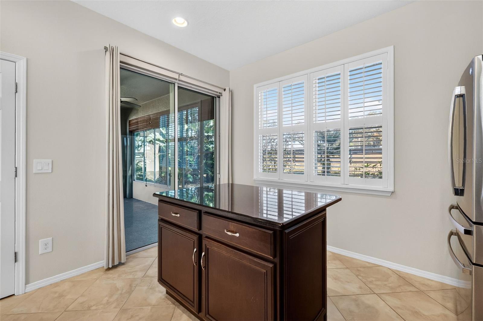 Image 13 of 57 For 21944 Belgian Court