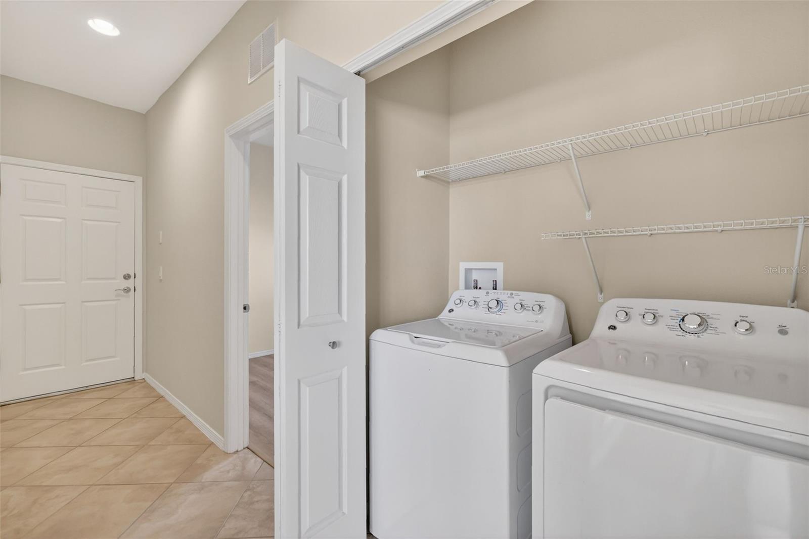 Image 15 of 57 For 21944 Belgian Court