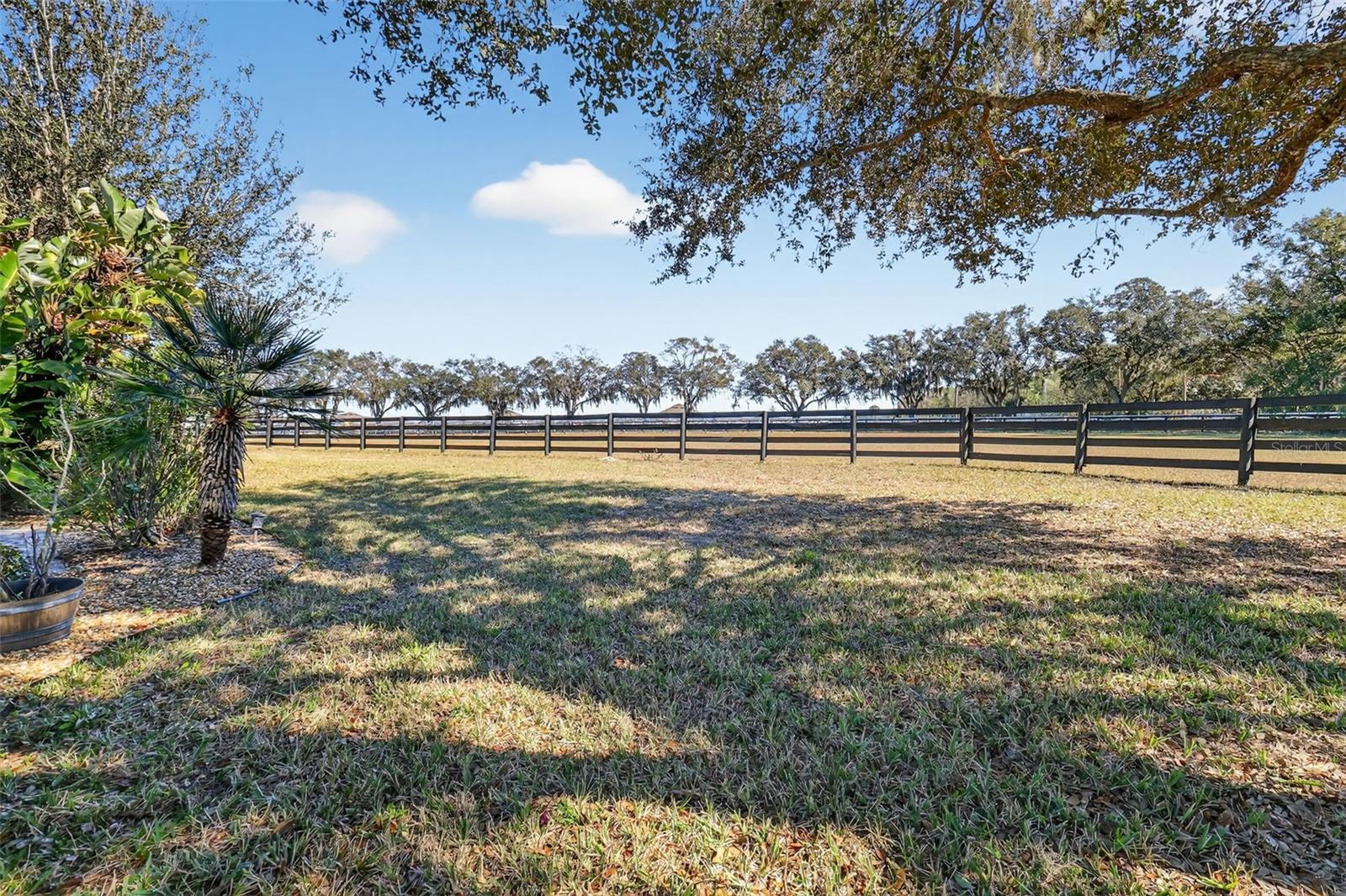 Image 27 of 57 For 21944 Belgian Court