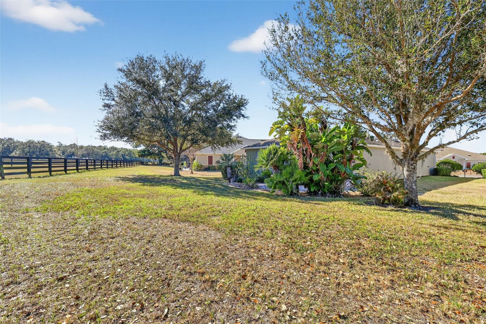 Image 28 of 57 For 21944 Belgian Court