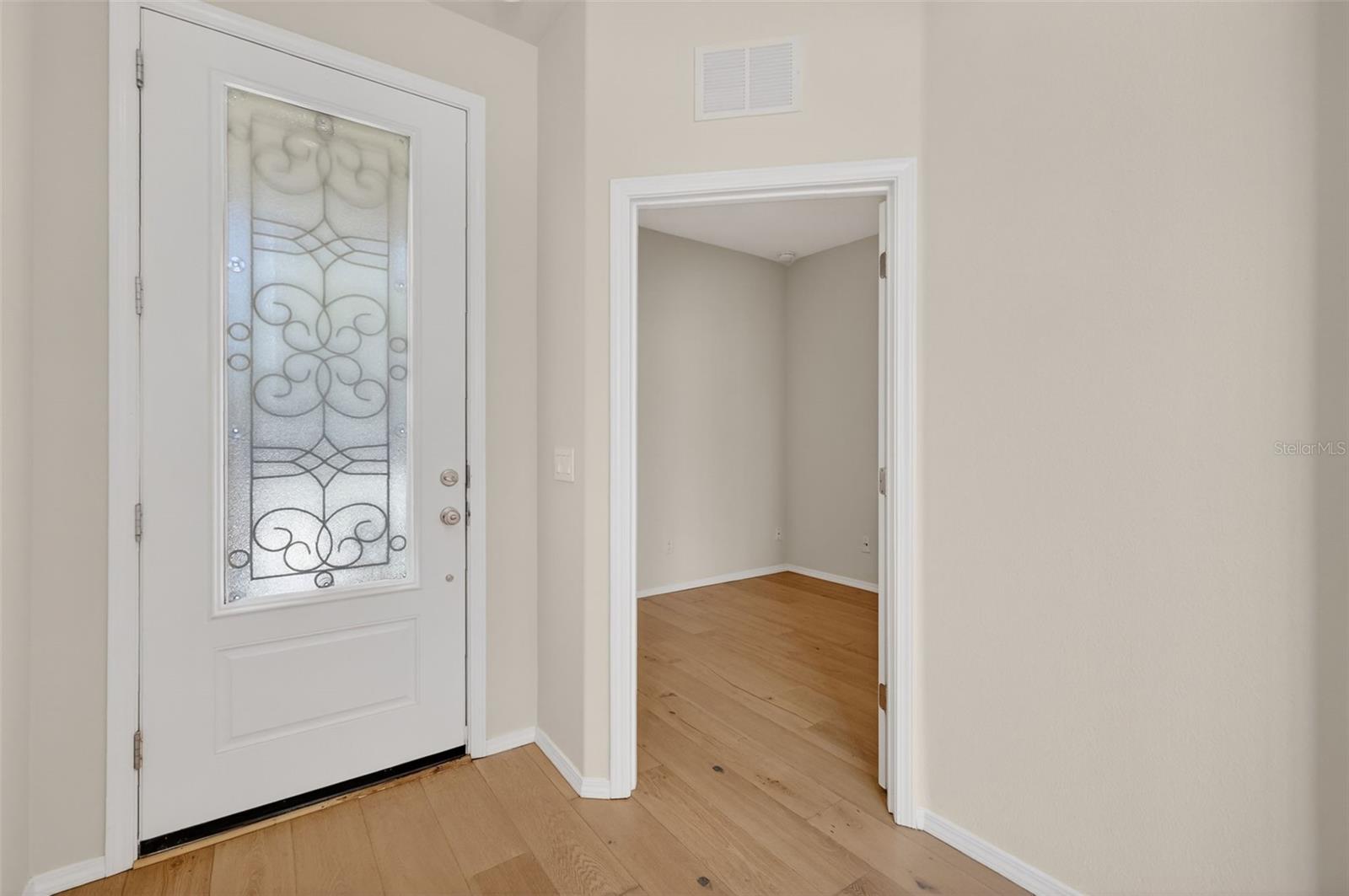 Image 4 of 57 For 21944 Belgian Court