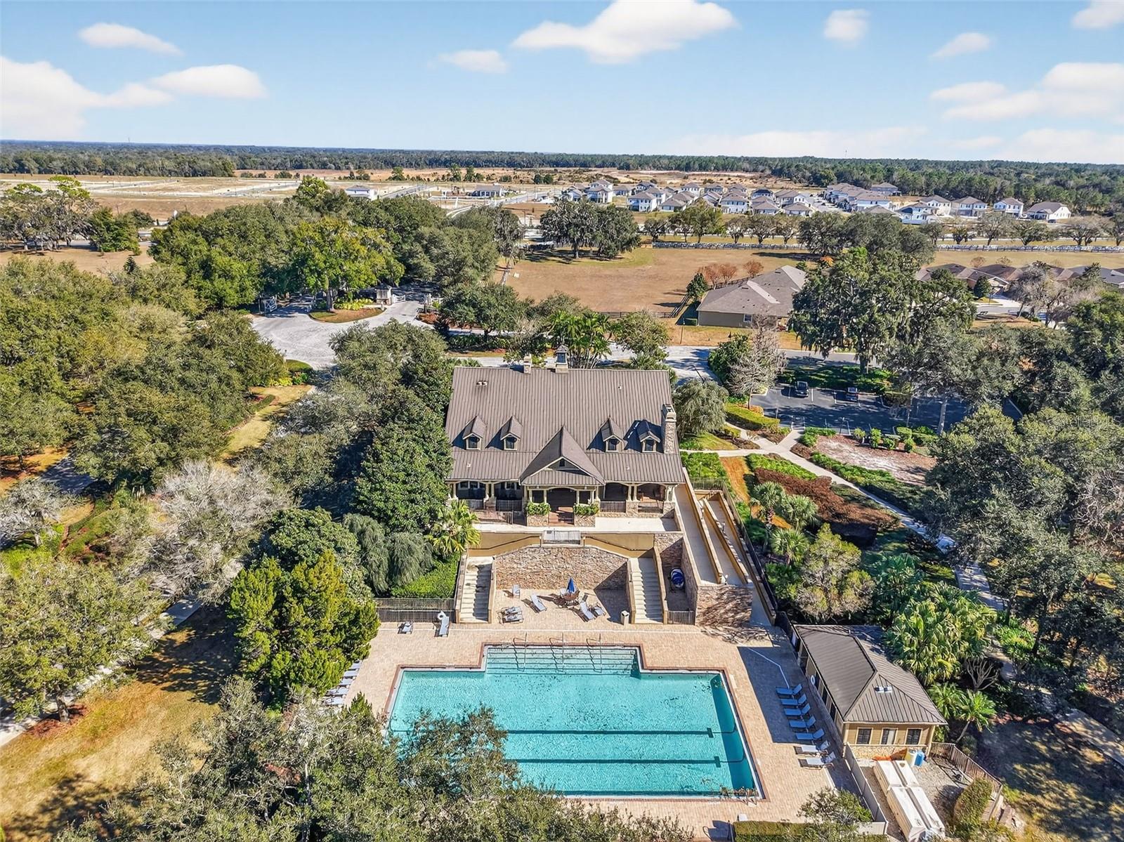 Image 48 of 57 For 21944 Belgian Court