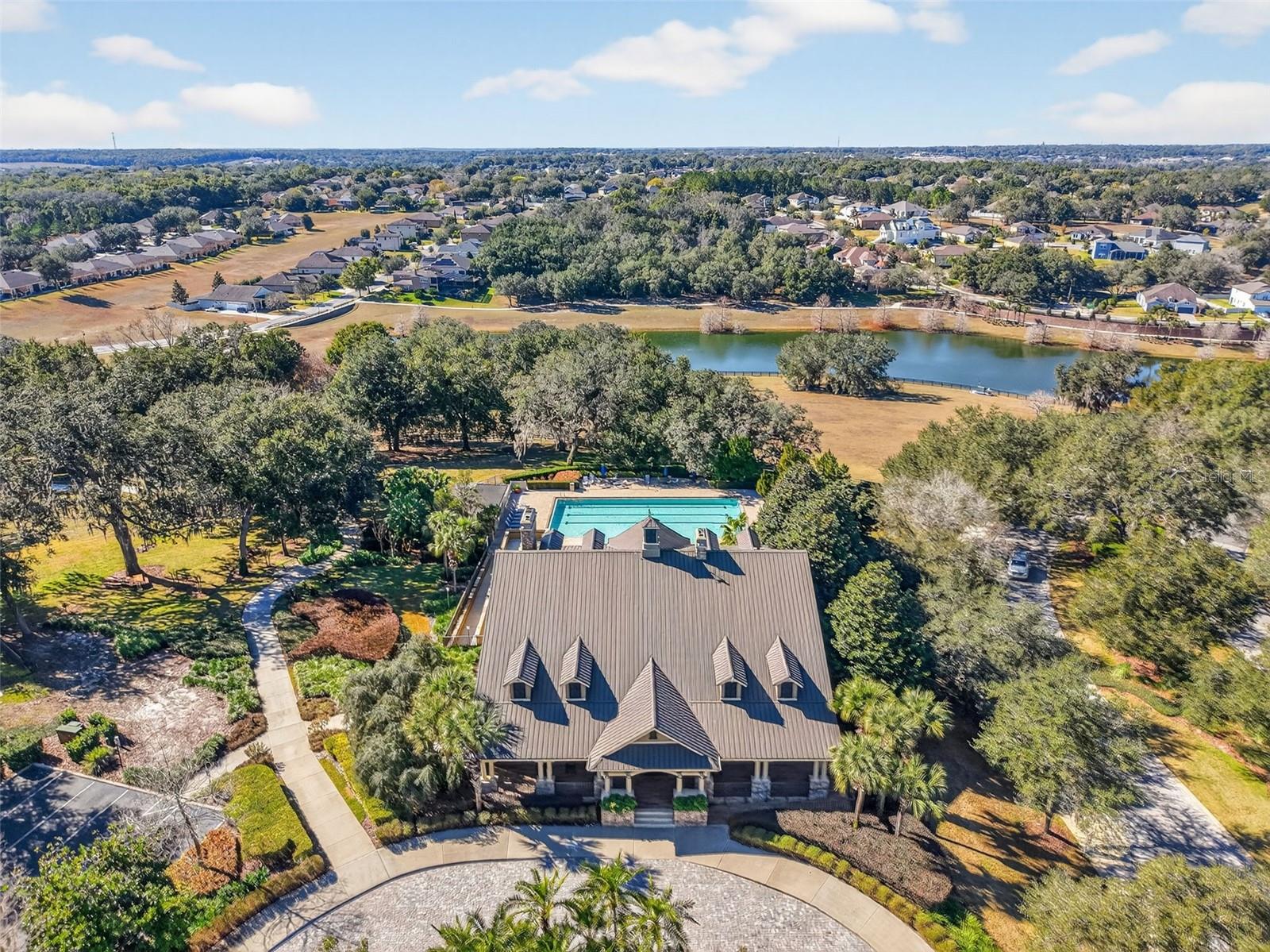 Image 49 of 57 For 21944 Belgian Court