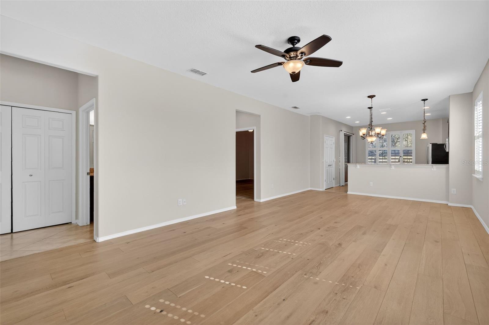 Image 5 of 57 For 21944 Belgian Court