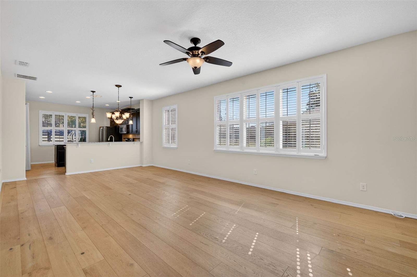 Image 6 of 57 For 21944 Belgian Court