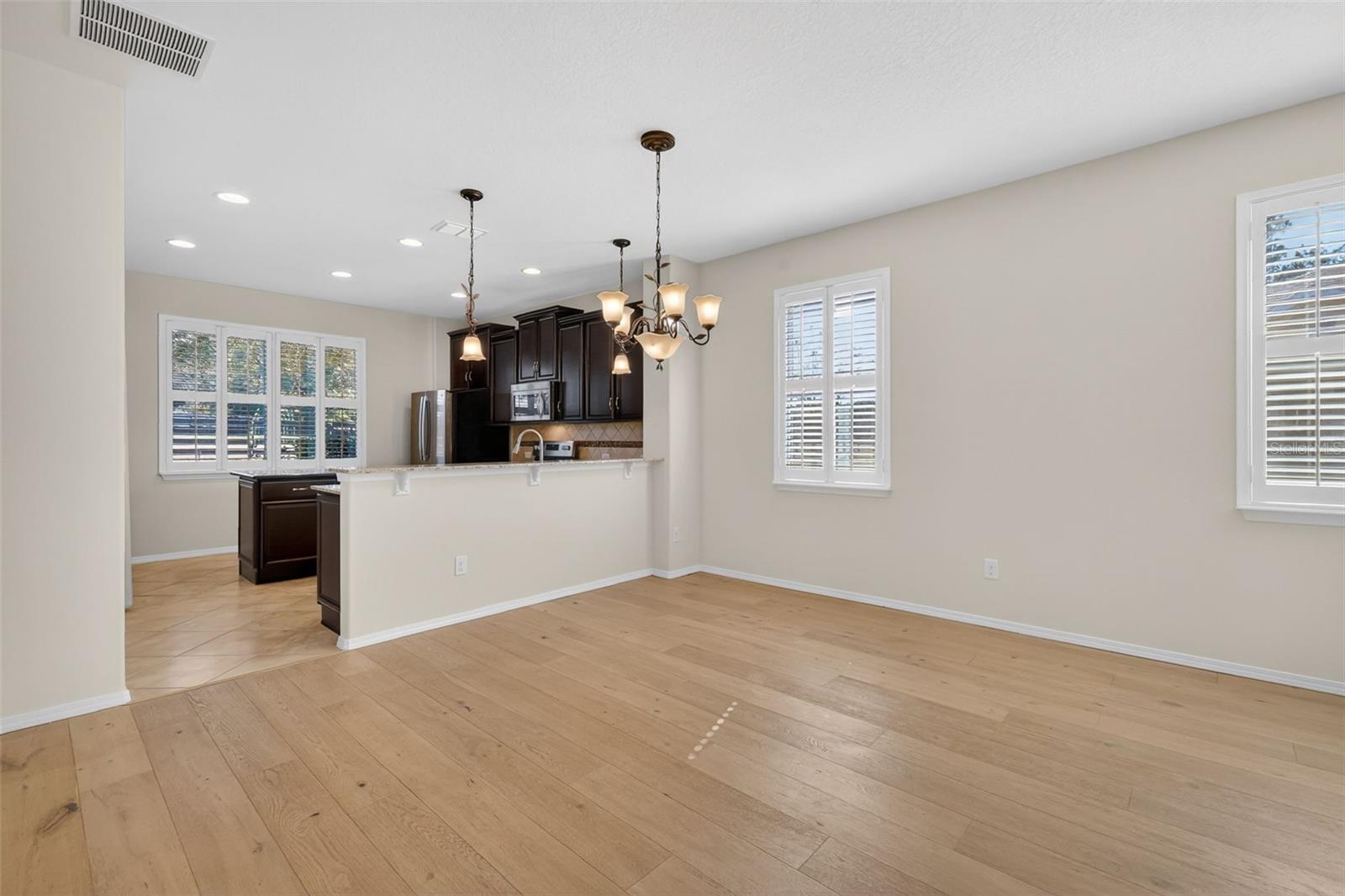 Image 8 of 57 For 21944 Belgian Court