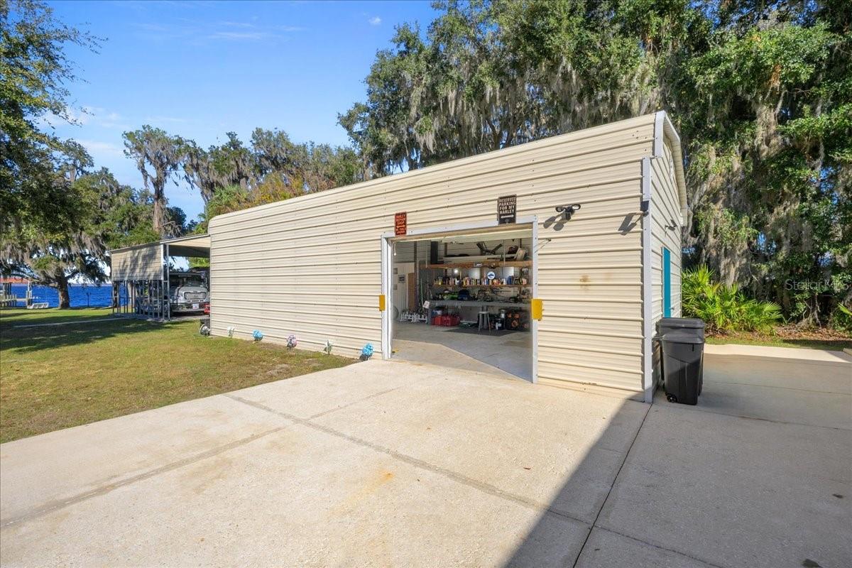 Image 11 of 44 For 116 Crescent Lake Shore Drive