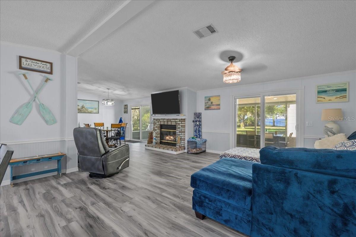 Image 18 of 44 For 116 Crescent Lake Shore Drive