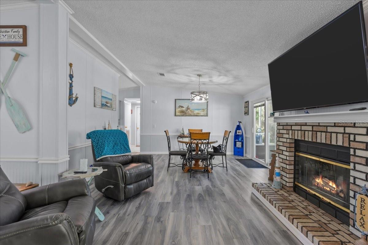 Image 20 of 44 For 116 Crescent Lake Shore Drive