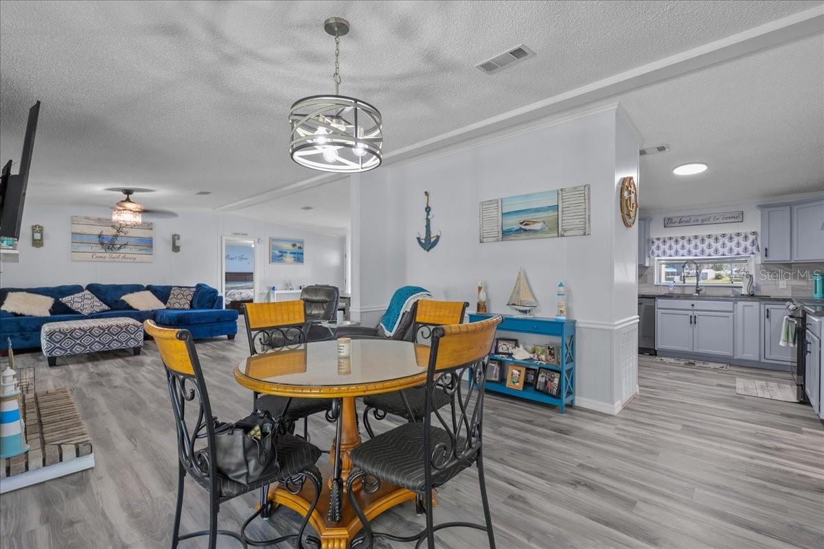 Image 22 of 44 For 116 Crescent Lake Shore Drive