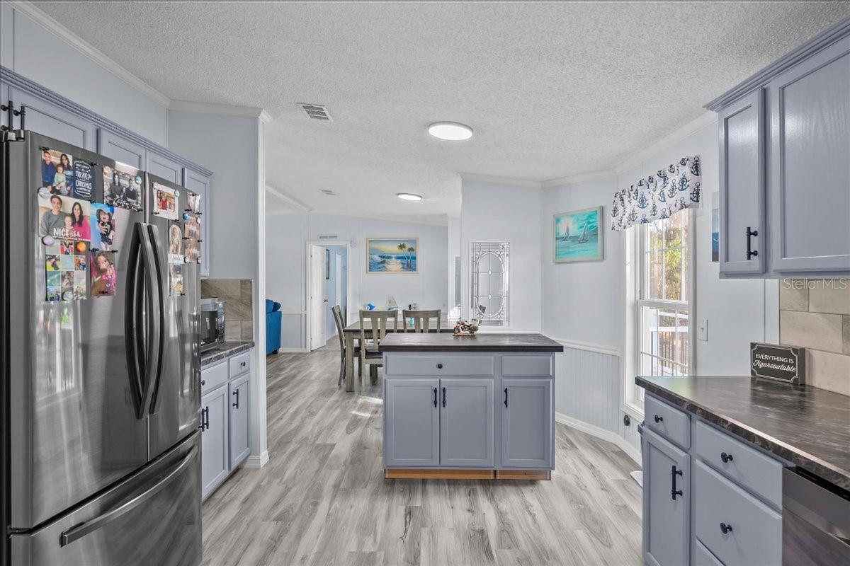 Image 26 of 44 For 116 Crescent Lake Shore Drive