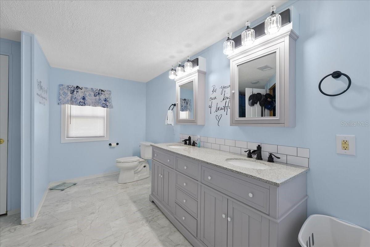 Image 35 of 44 For 116 Crescent Lake Shore Drive