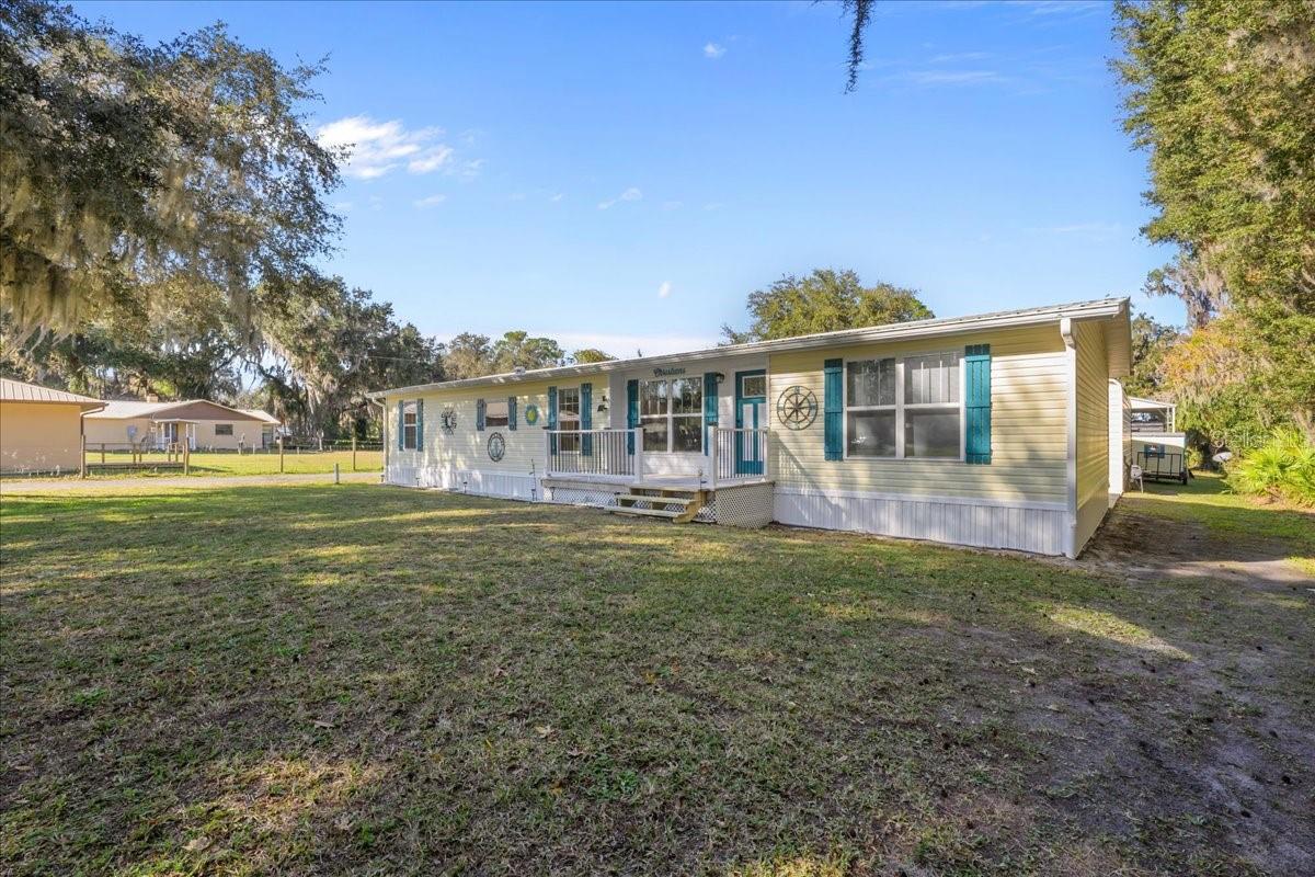 Image 4 of 44 For 116 Crescent Lake Shore Drive