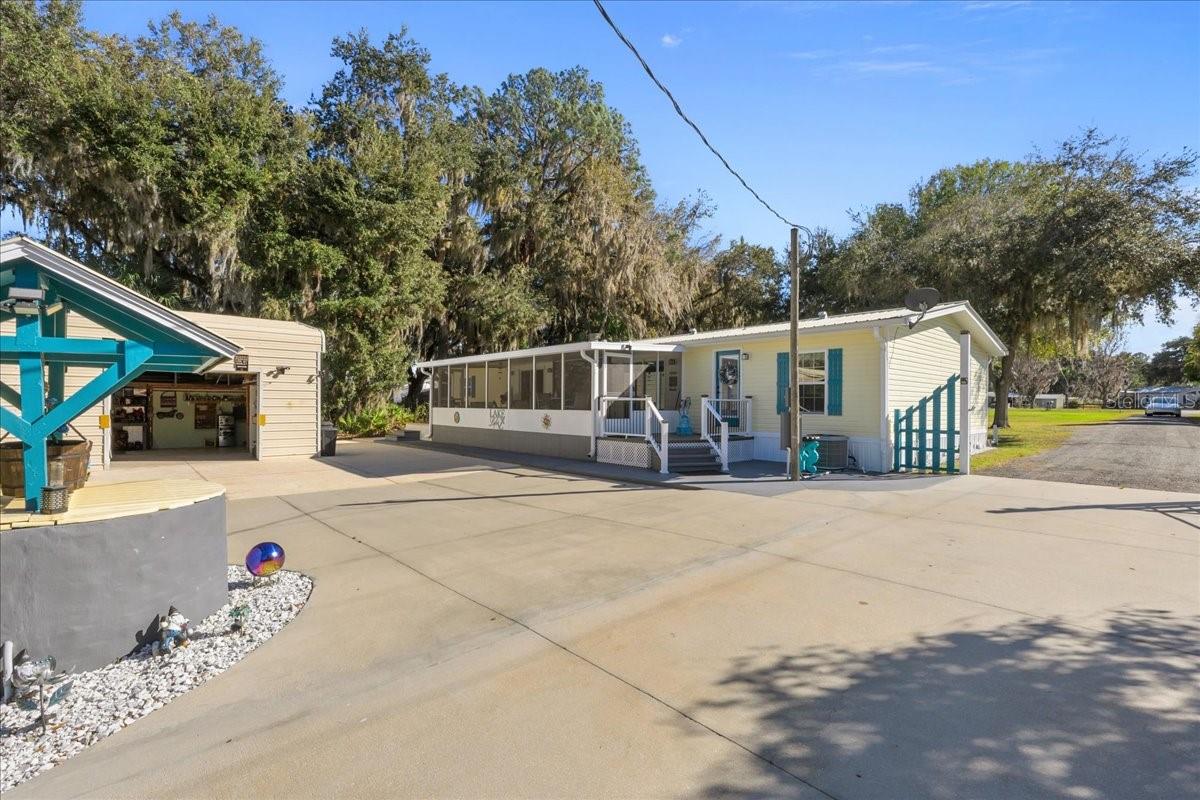 Image 9 of 44 For 116 Crescent Lake Shore Drive