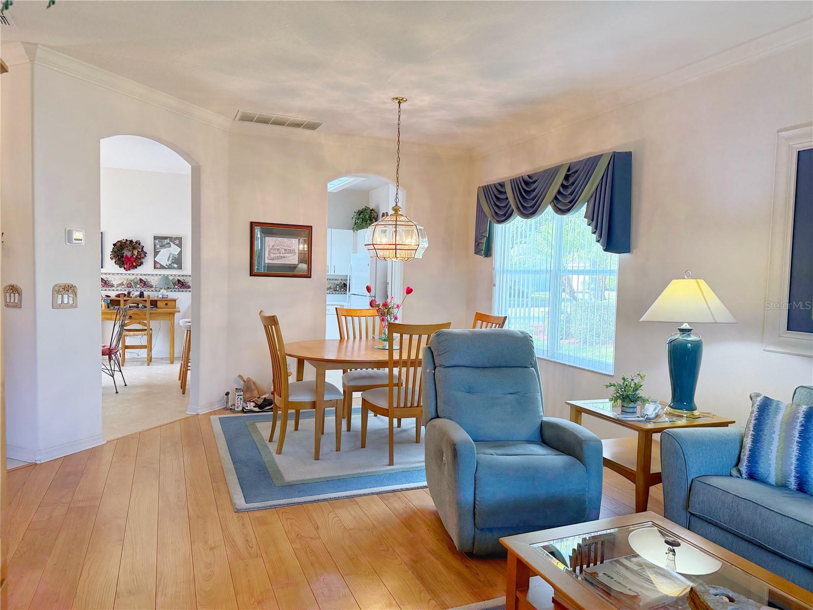 Image 11 of 61 For 4207 Kingsley Street