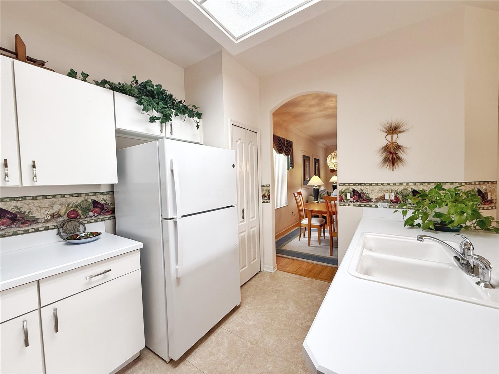 Image 16 of 61 For 4207 Kingsley Street