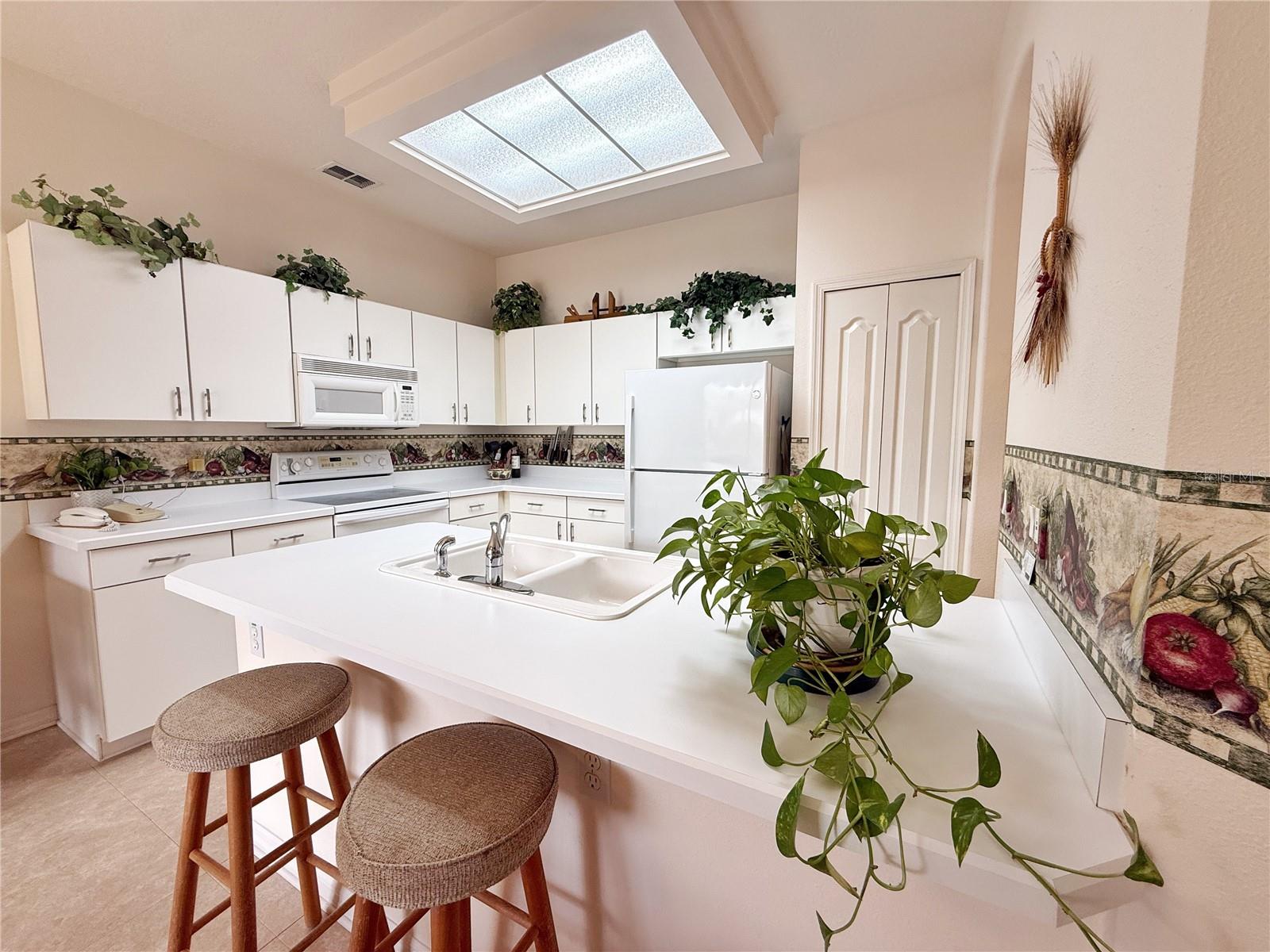 Image 5 of 61 For 4207 Kingsley Street