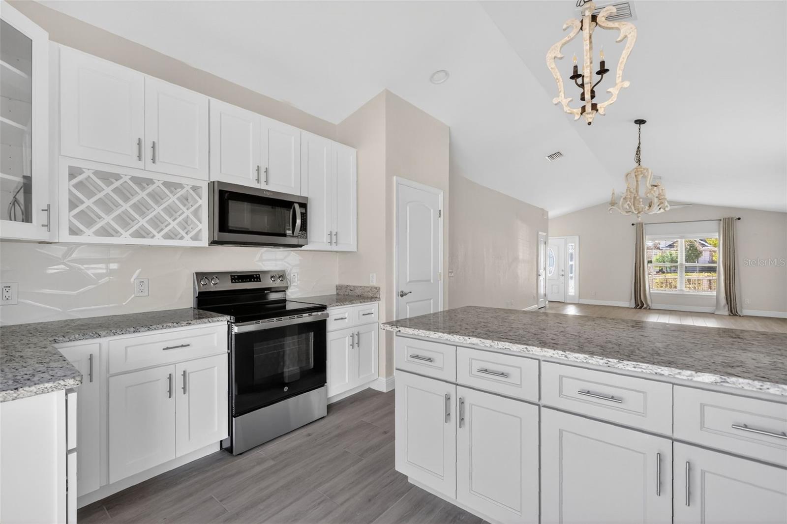 Image 10 of 30 For 5016 125th Loop