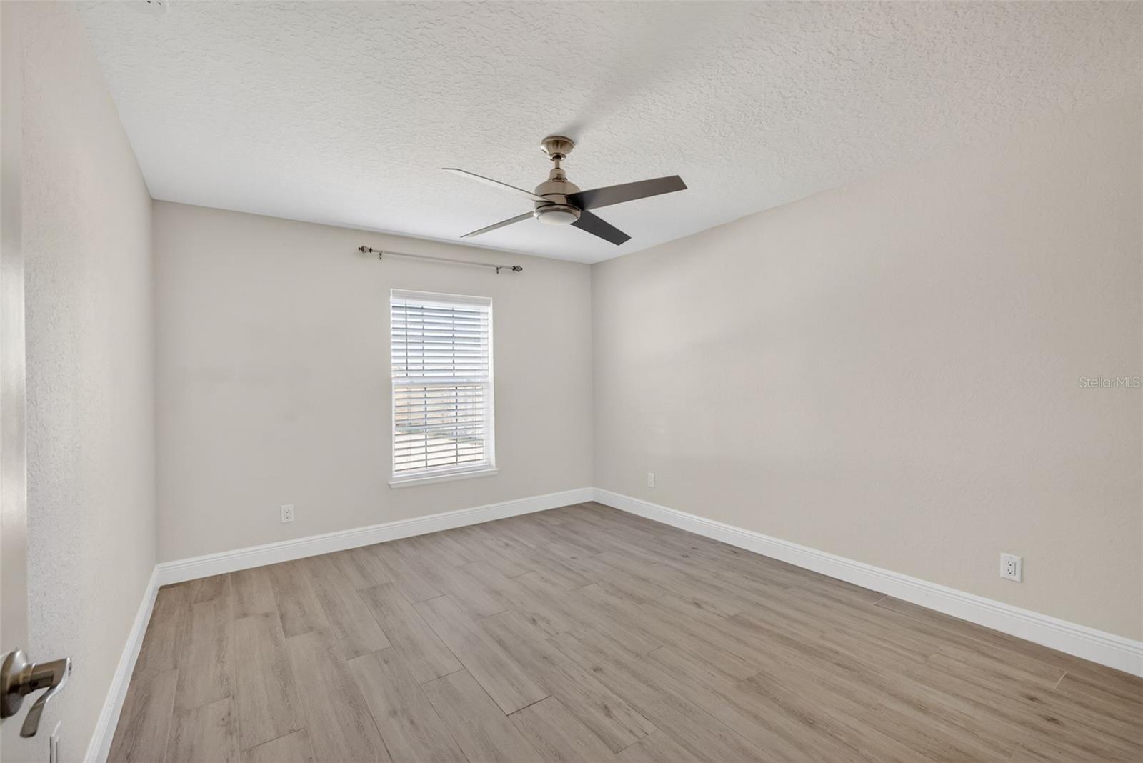 Image 19 of 30 For 5016 125th Loop