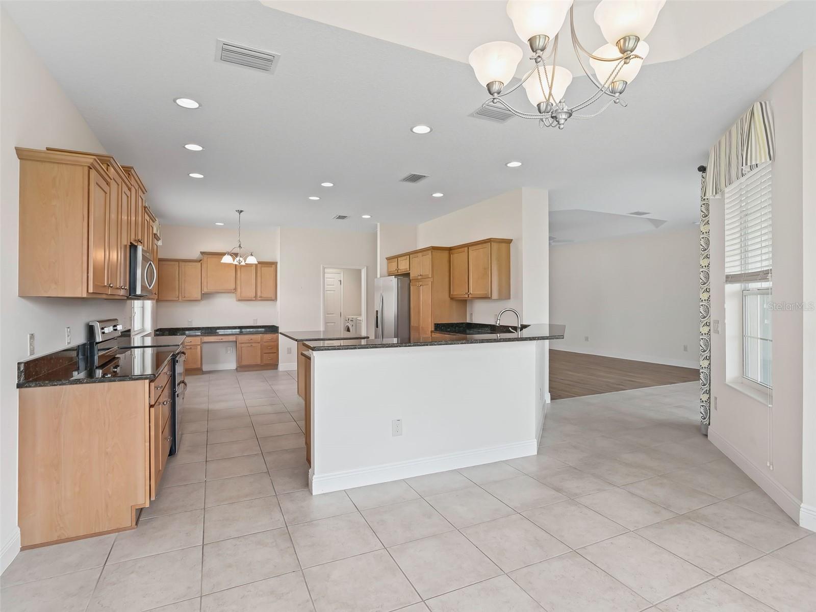 Image 17 of 53 For 2576 Jupiter Way