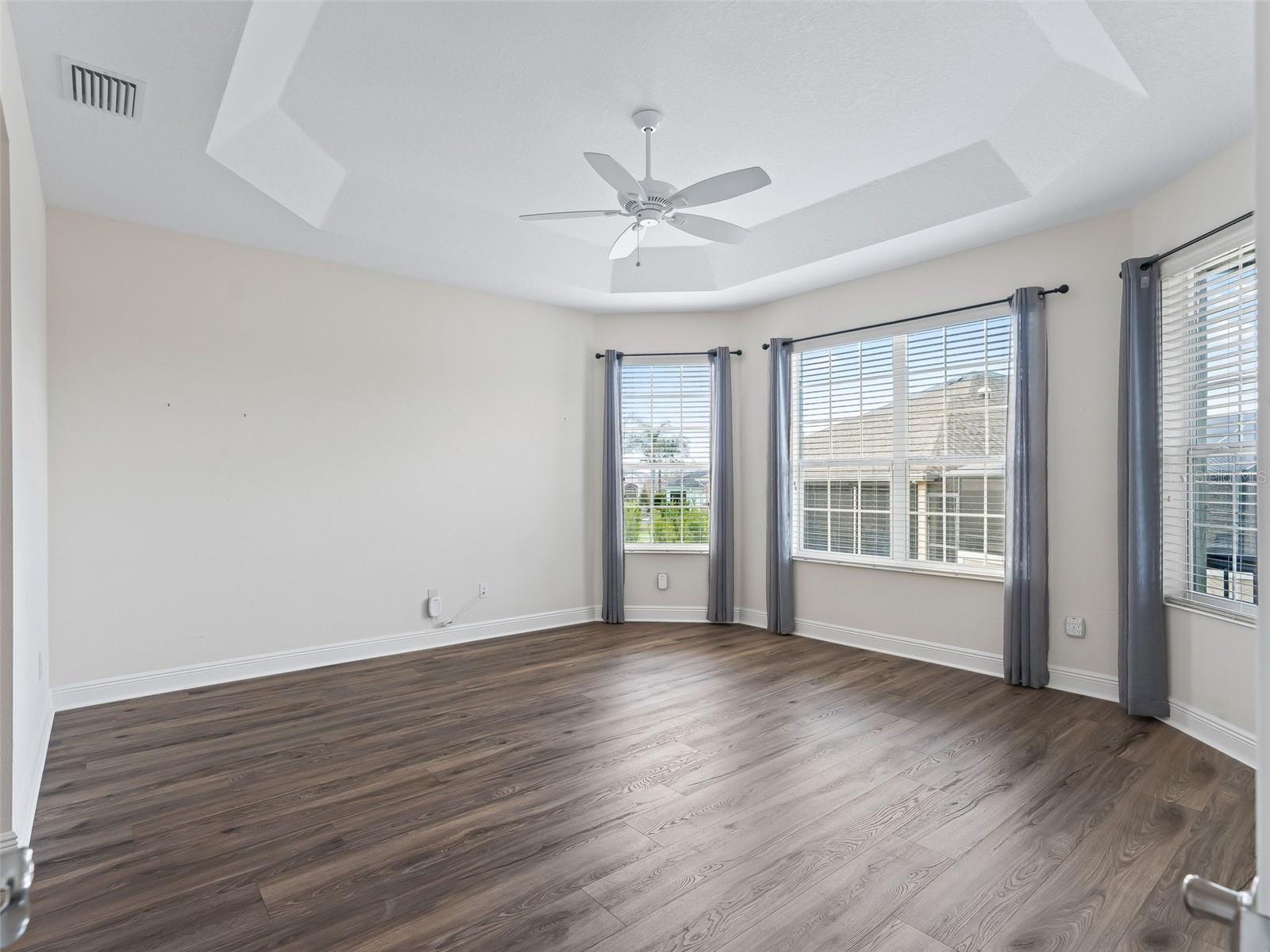 Image 27 of 53 For 2576 Jupiter Way