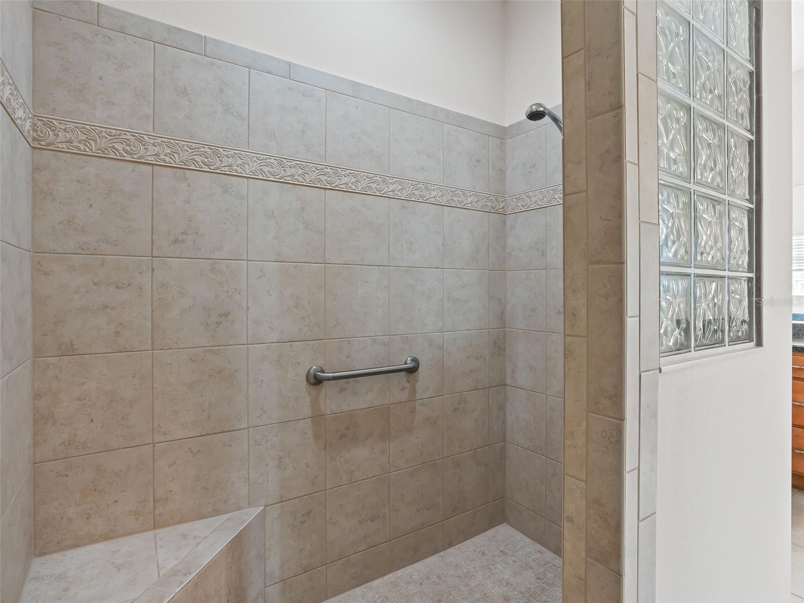 Image 34 of 53 For 2576 Jupiter Way