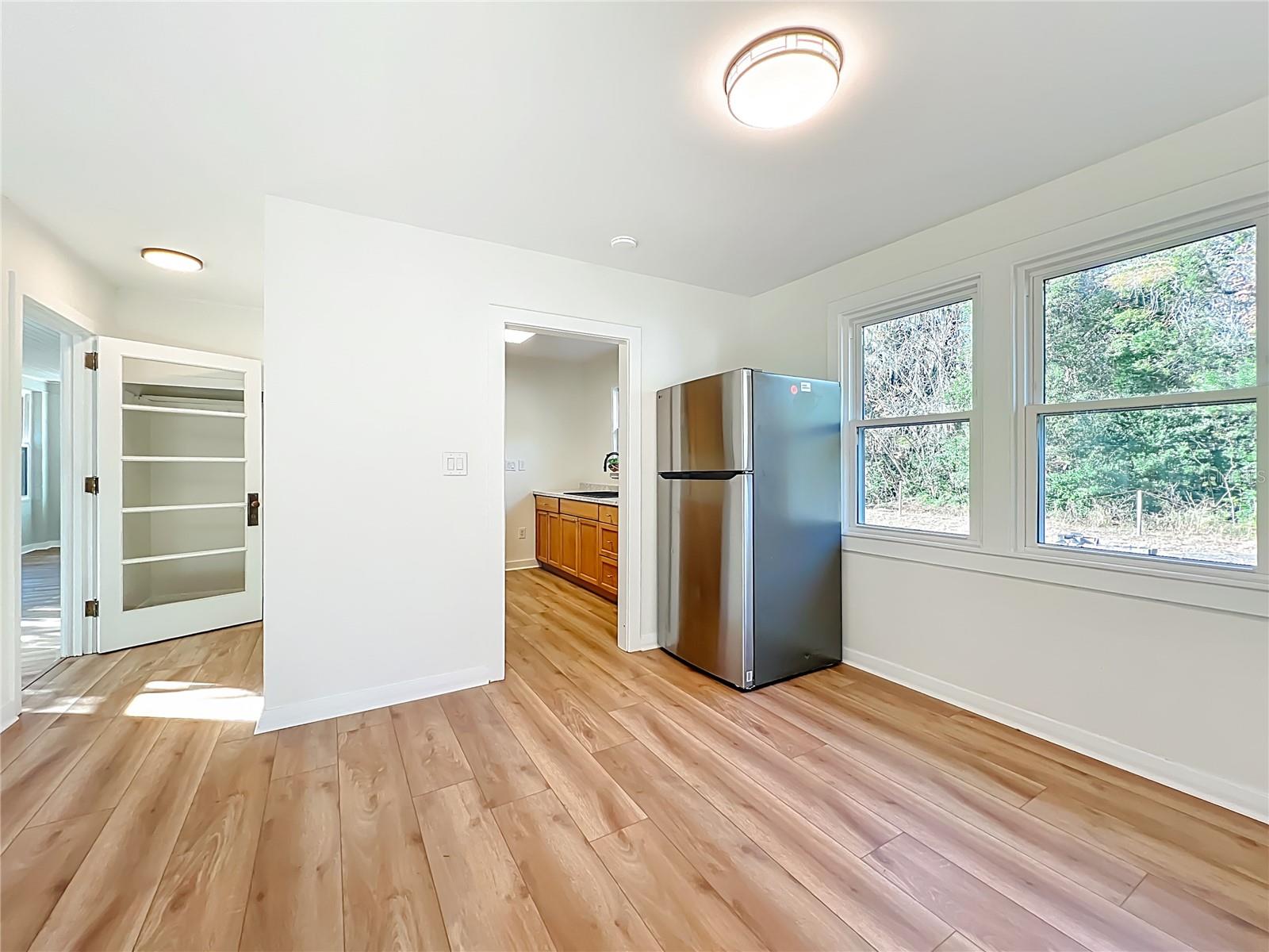 Image 10 of 43 For 19037 Ravenswood Road