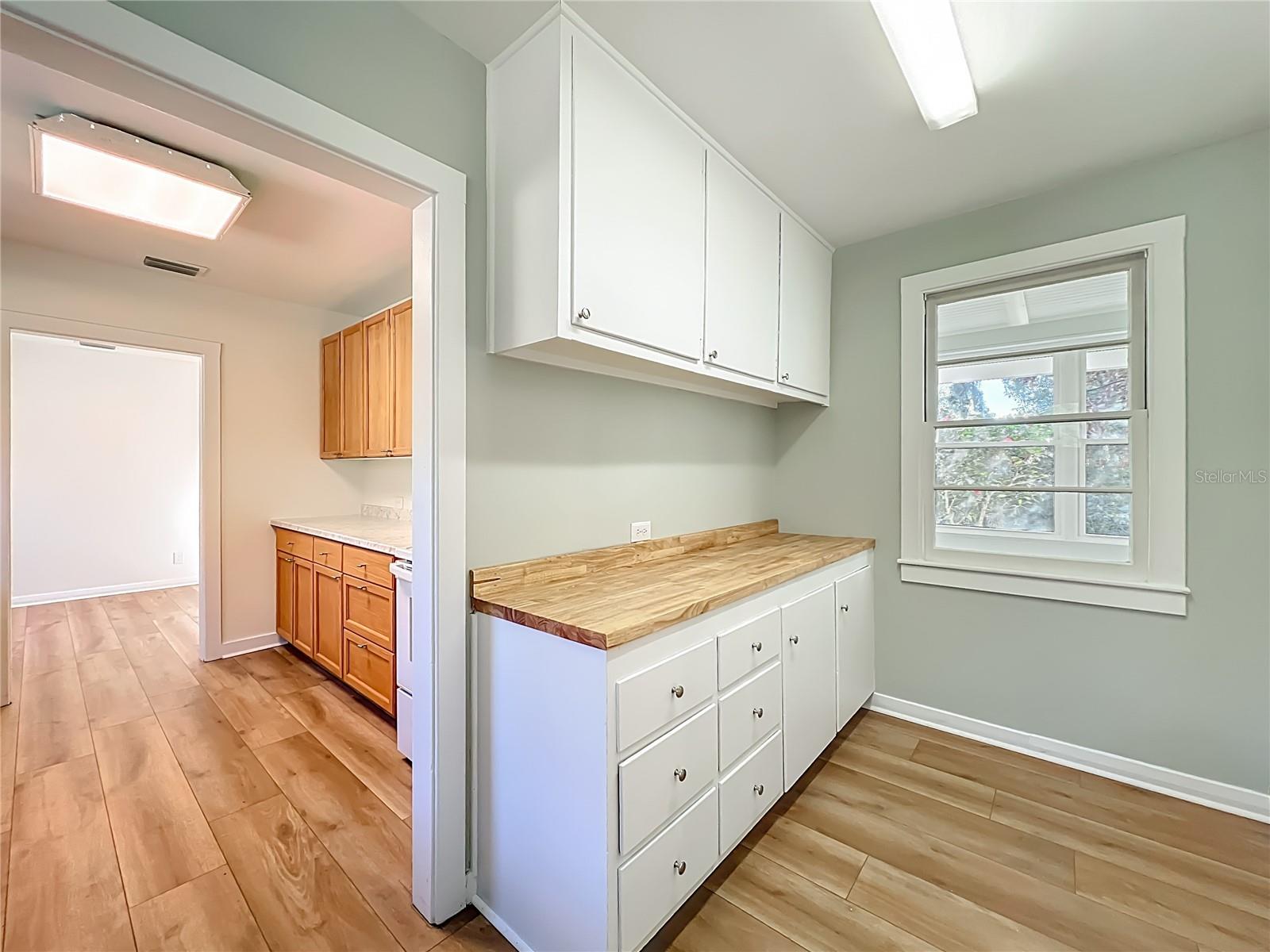 Image 14 of 43 For 19037 Ravenswood Road