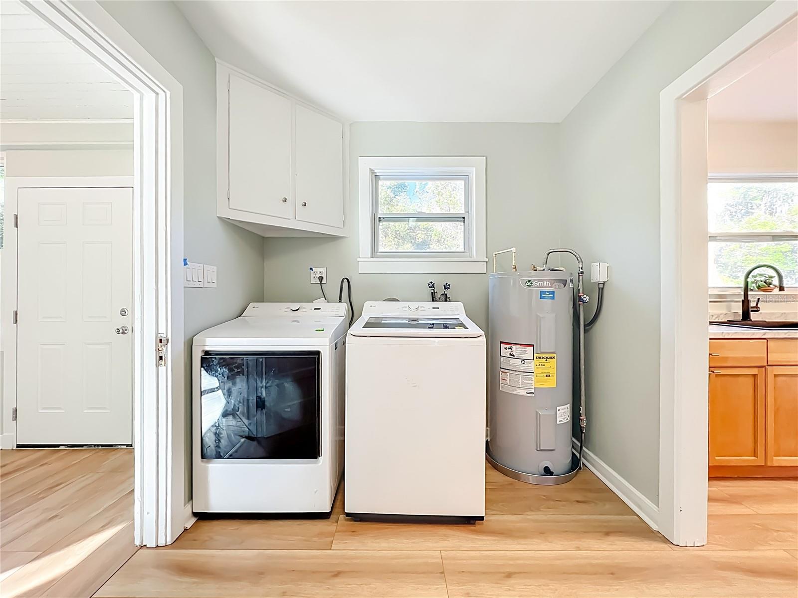 Image 17 of 43 For 19037 Ravenswood Road