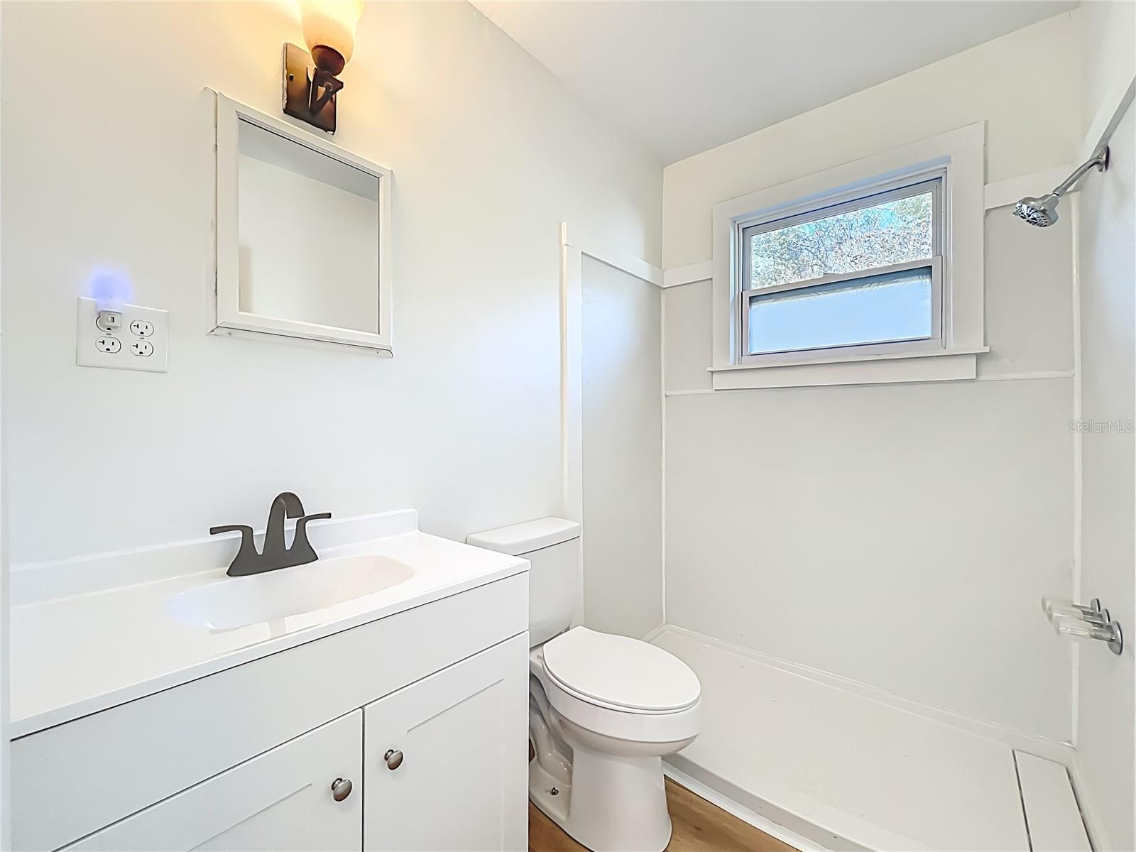 Image 19 of 43 For 19037 Ravenswood Road