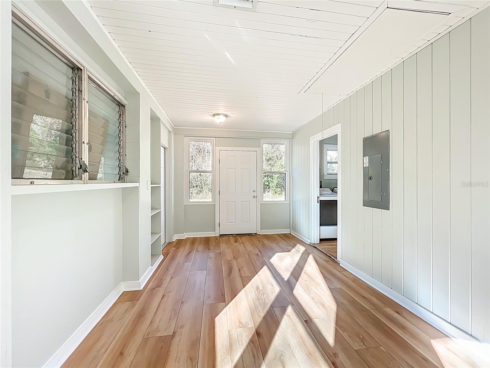 Image 27 of 43 For 19037 Ravenswood Road