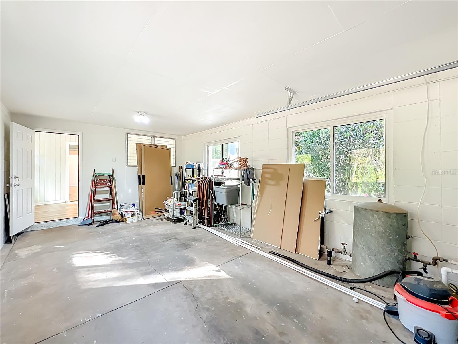 Image 35 of 43 For 19037 Ravenswood Road