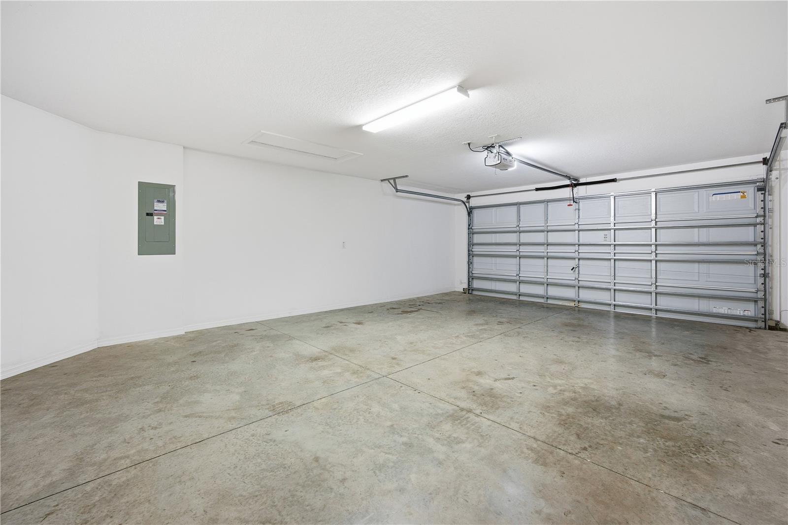 Image 26 of 42 For 11190 Hess Way