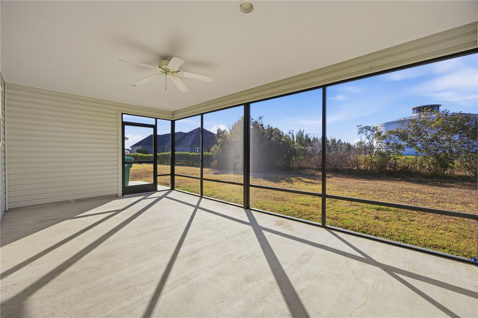 Image 28 of 42 For 11190 Hess Way