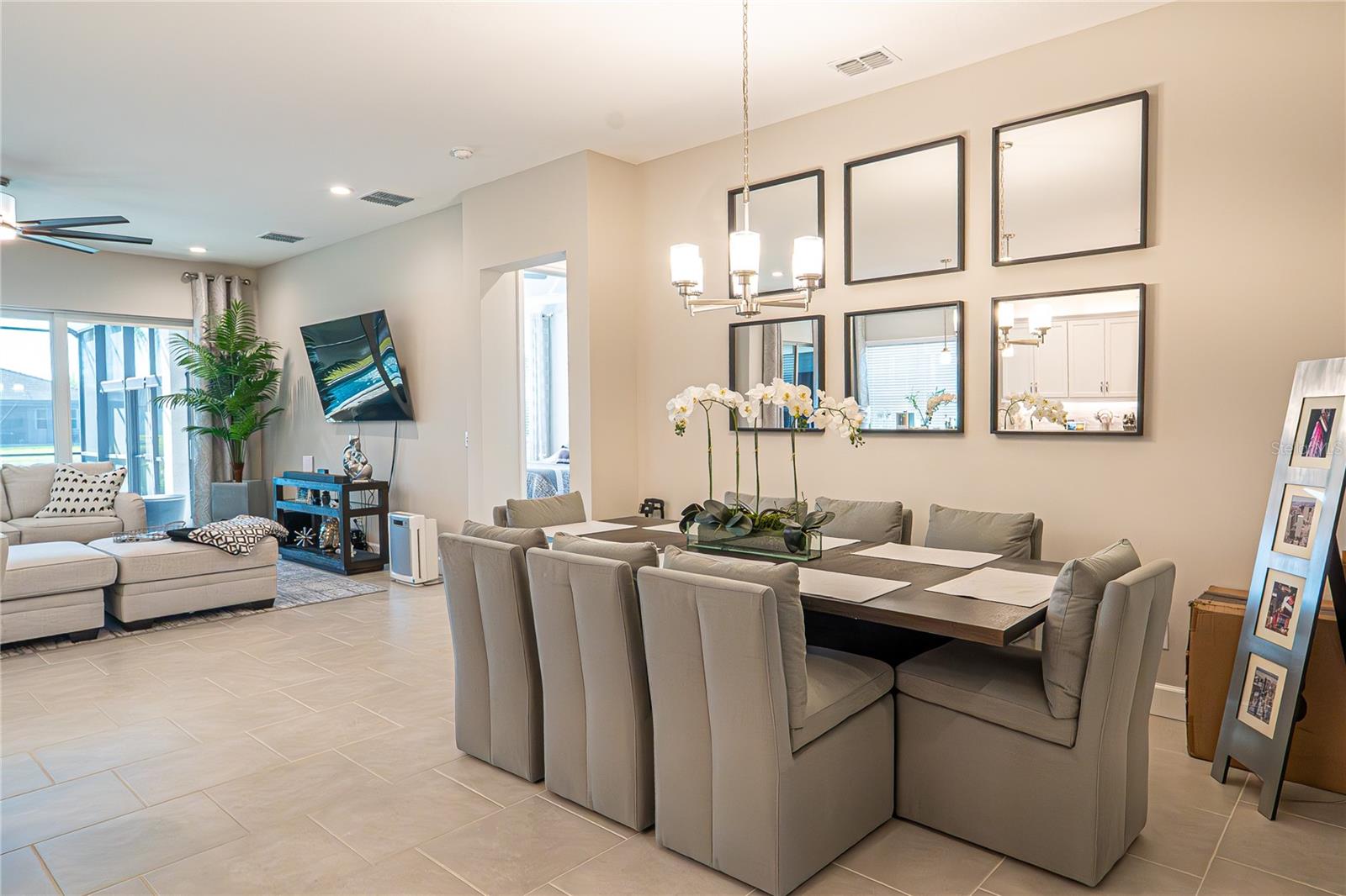 Listing photo id 22 for 5013 Sevilla Shores Drive