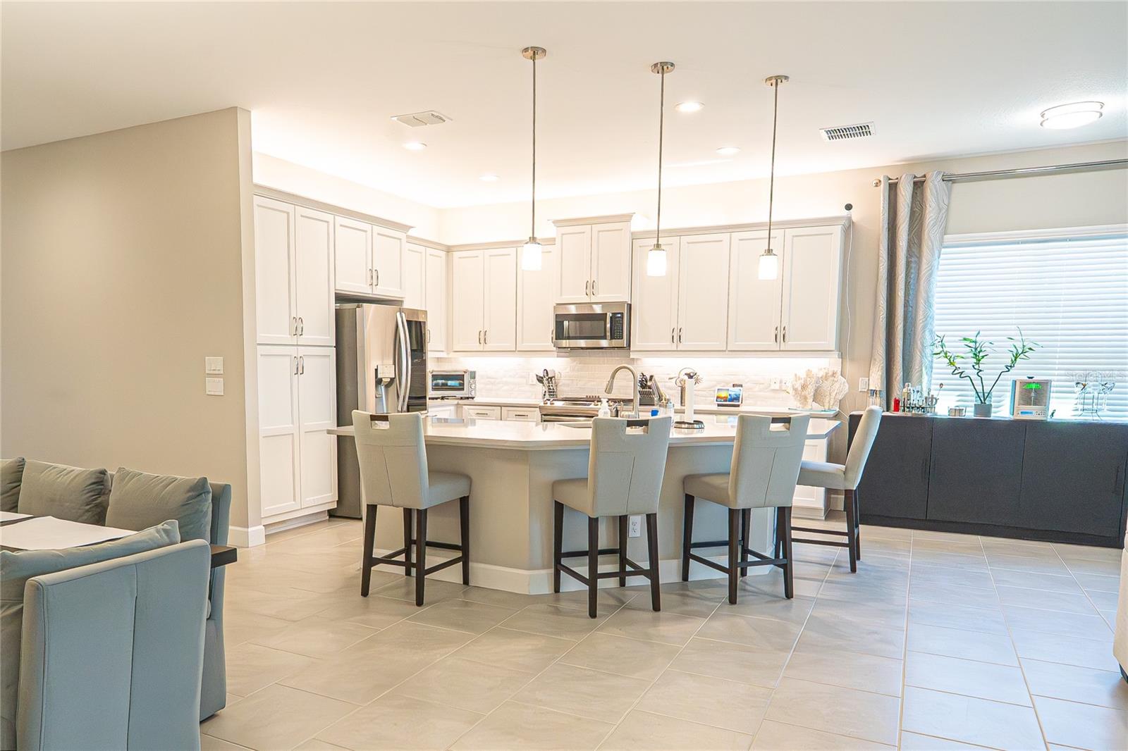 Listing photo id 26 for 5013 Sevilla Shores Drive