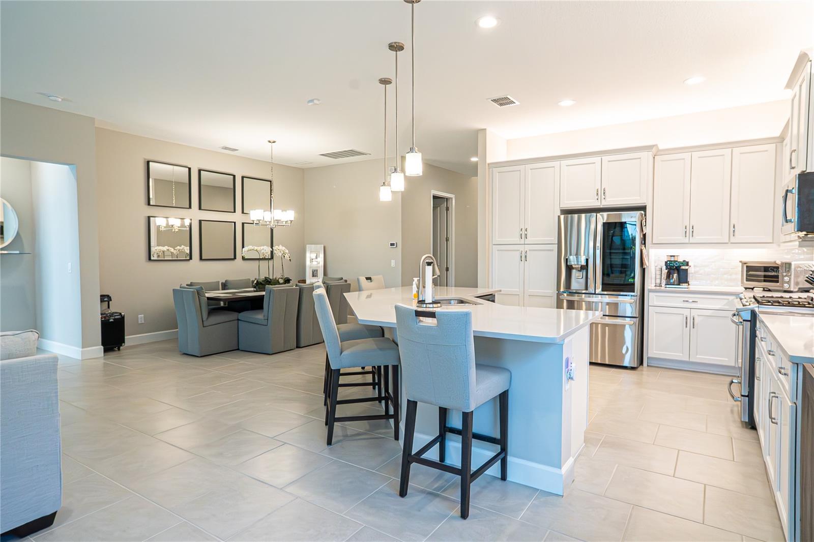 Listing photo id 29 for 5013 Sevilla Shores Drive