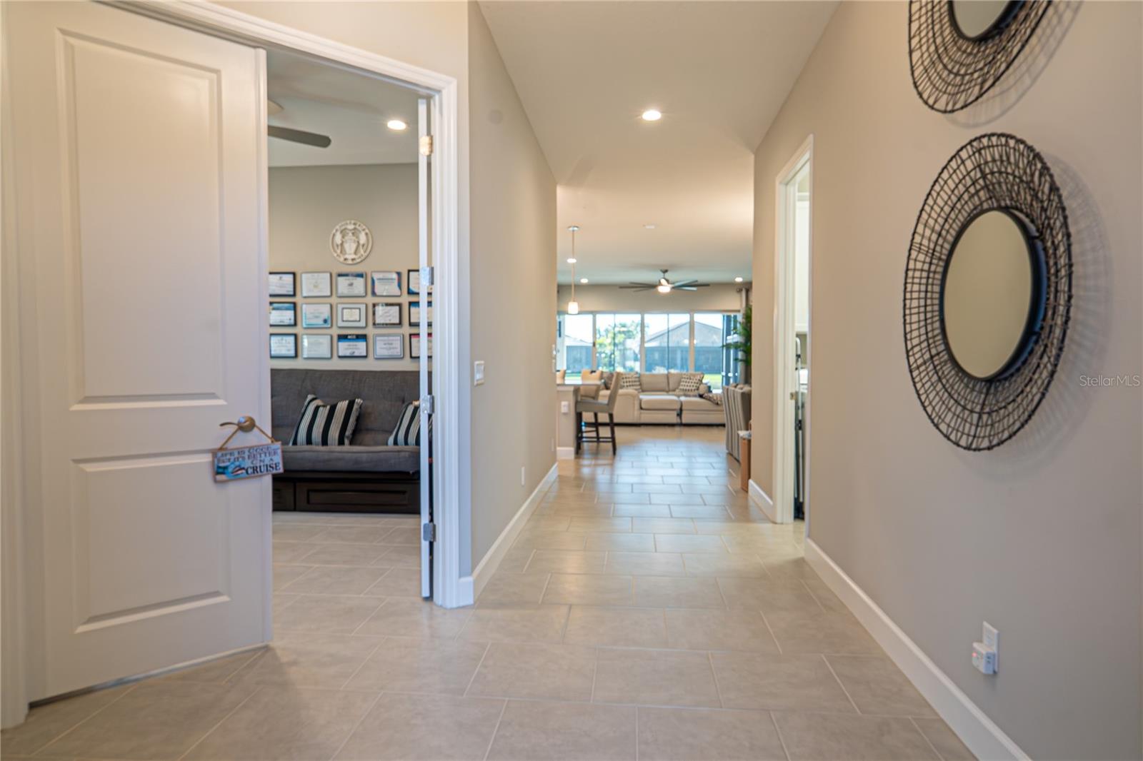 Listing photo id 2 for 5013 Sevilla Shores Drive