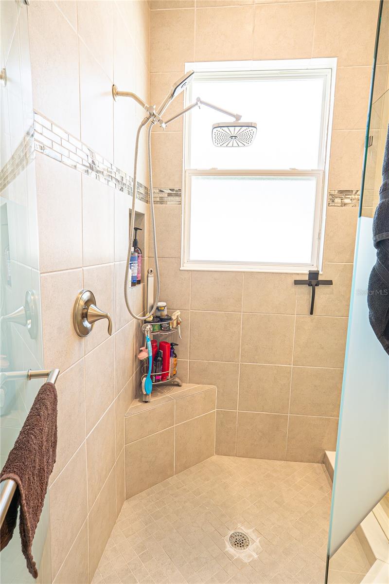 Listing photo id 59 for 5013 Sevilla Shores Drive