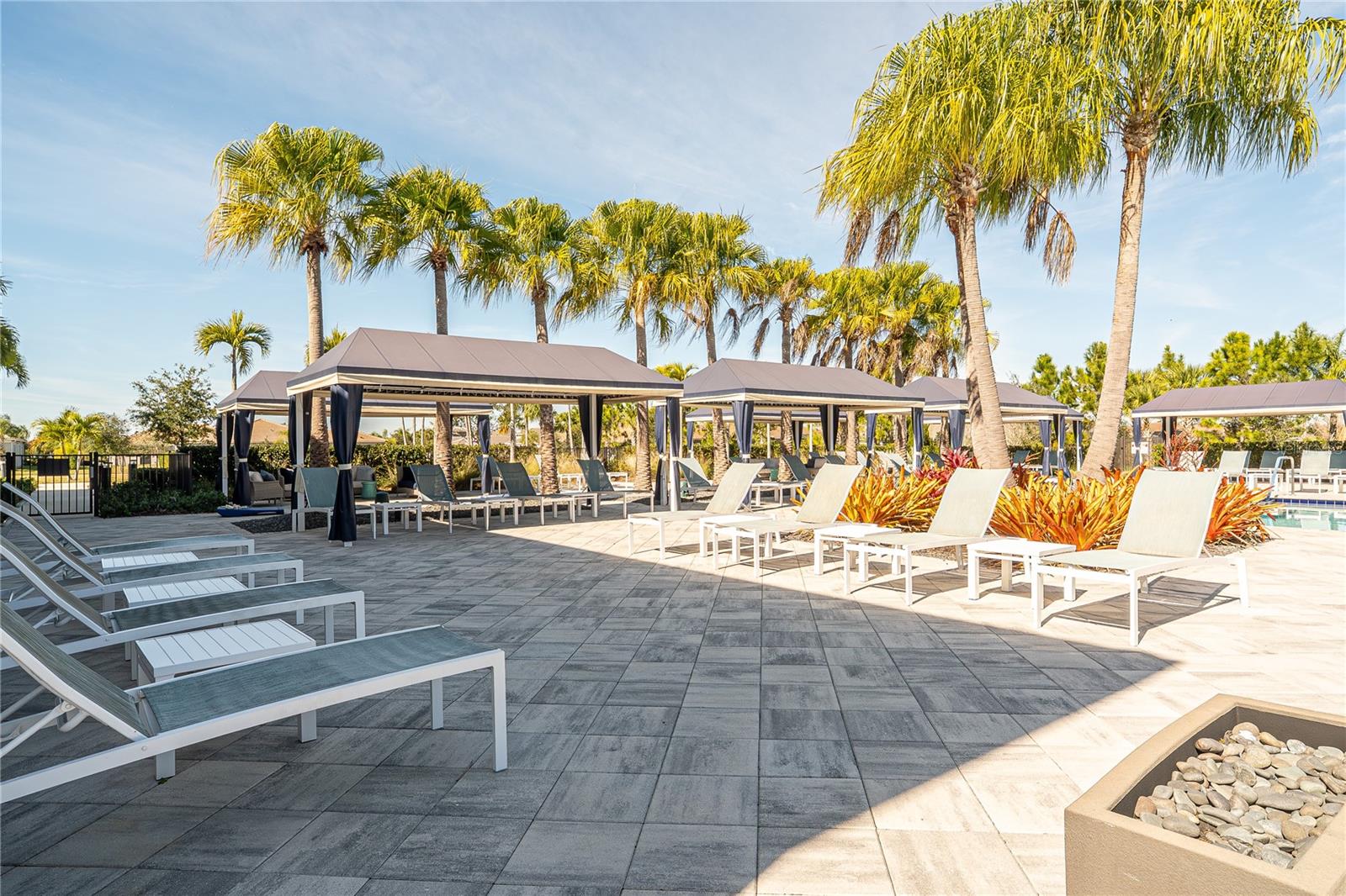 Listing photo id 71 for 5013 Sevilla Shores Drive