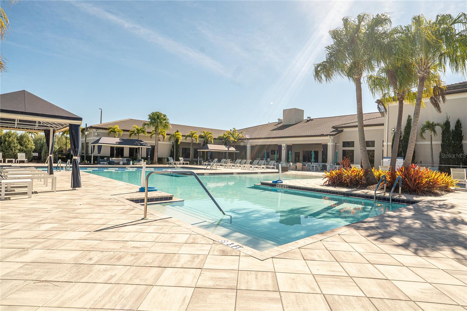 Listing photo id 72 for 5013 Sevilla Shores Drive