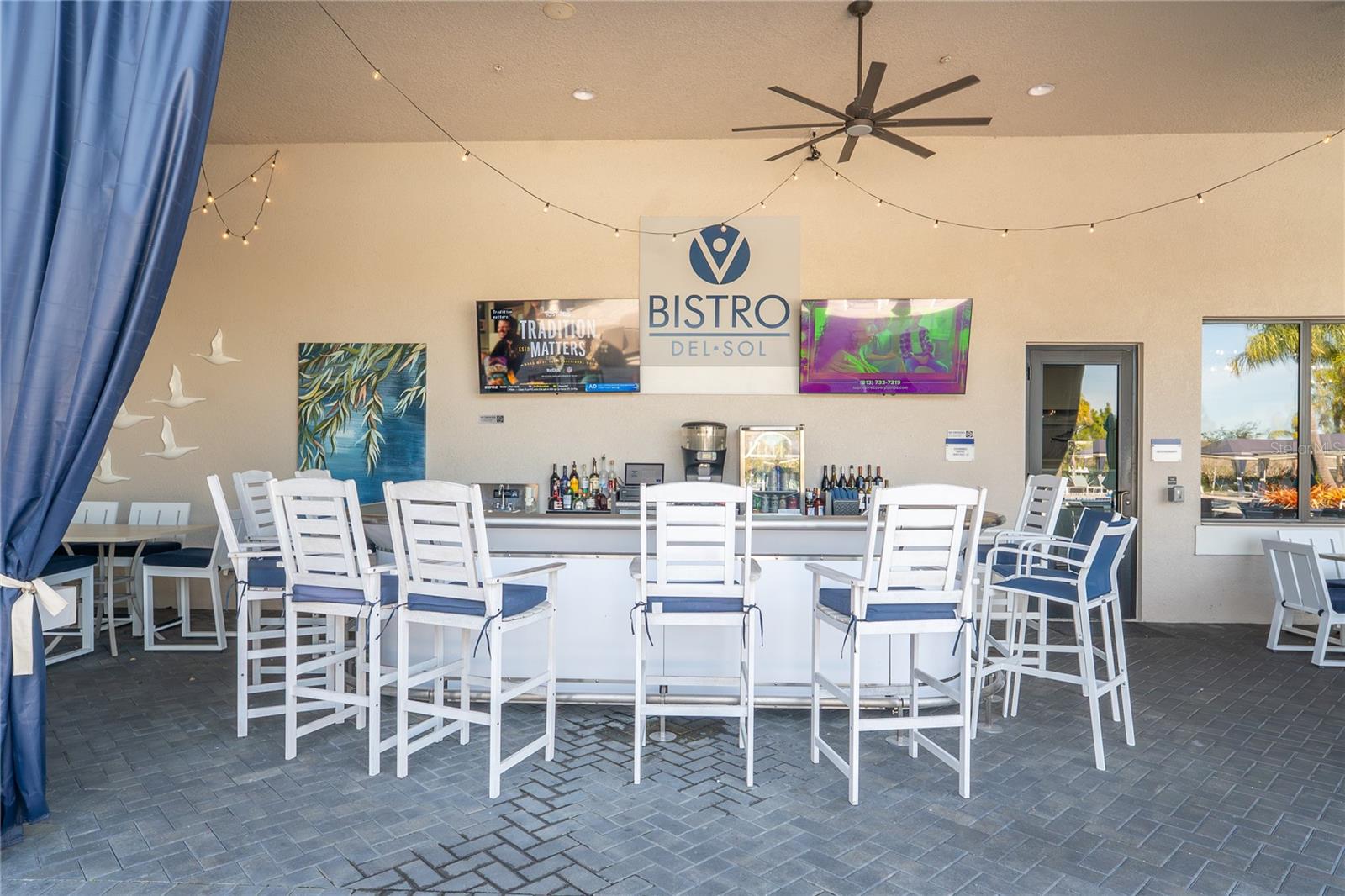 Listing photo id 79 for 5013 Sevilla Shores Drive