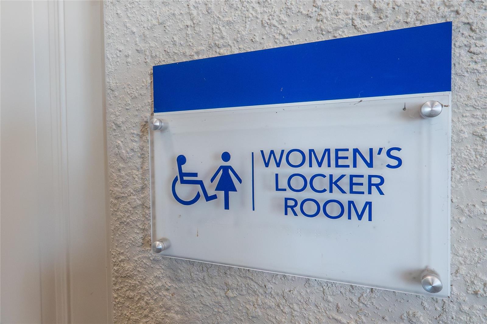 Listing photo id 81 for 5013 Sevilla Shores Drive