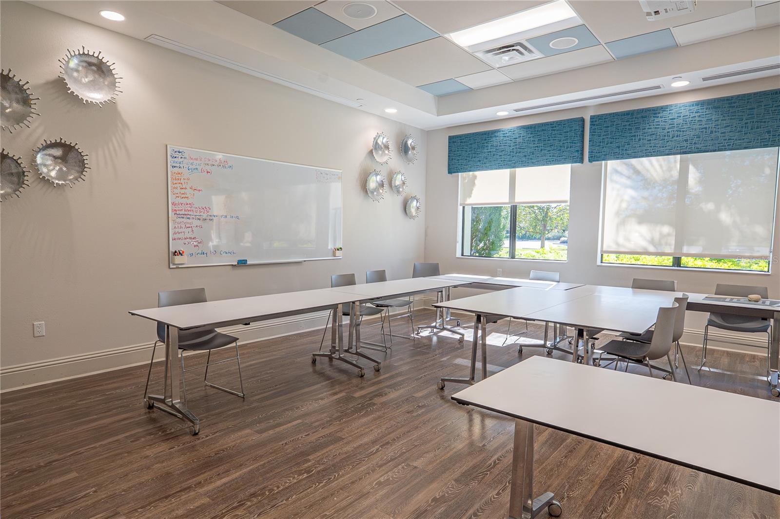 Listing photo id 83 for 5013 Sevilla Shores Drive