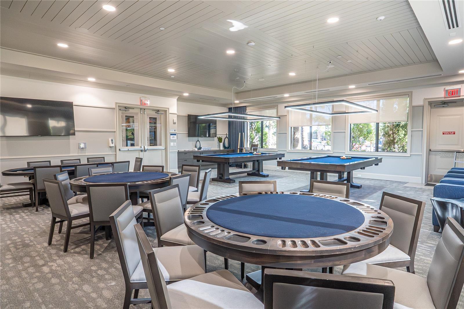 Listing photo id 85 for 5013 Sevilla Shores Drive