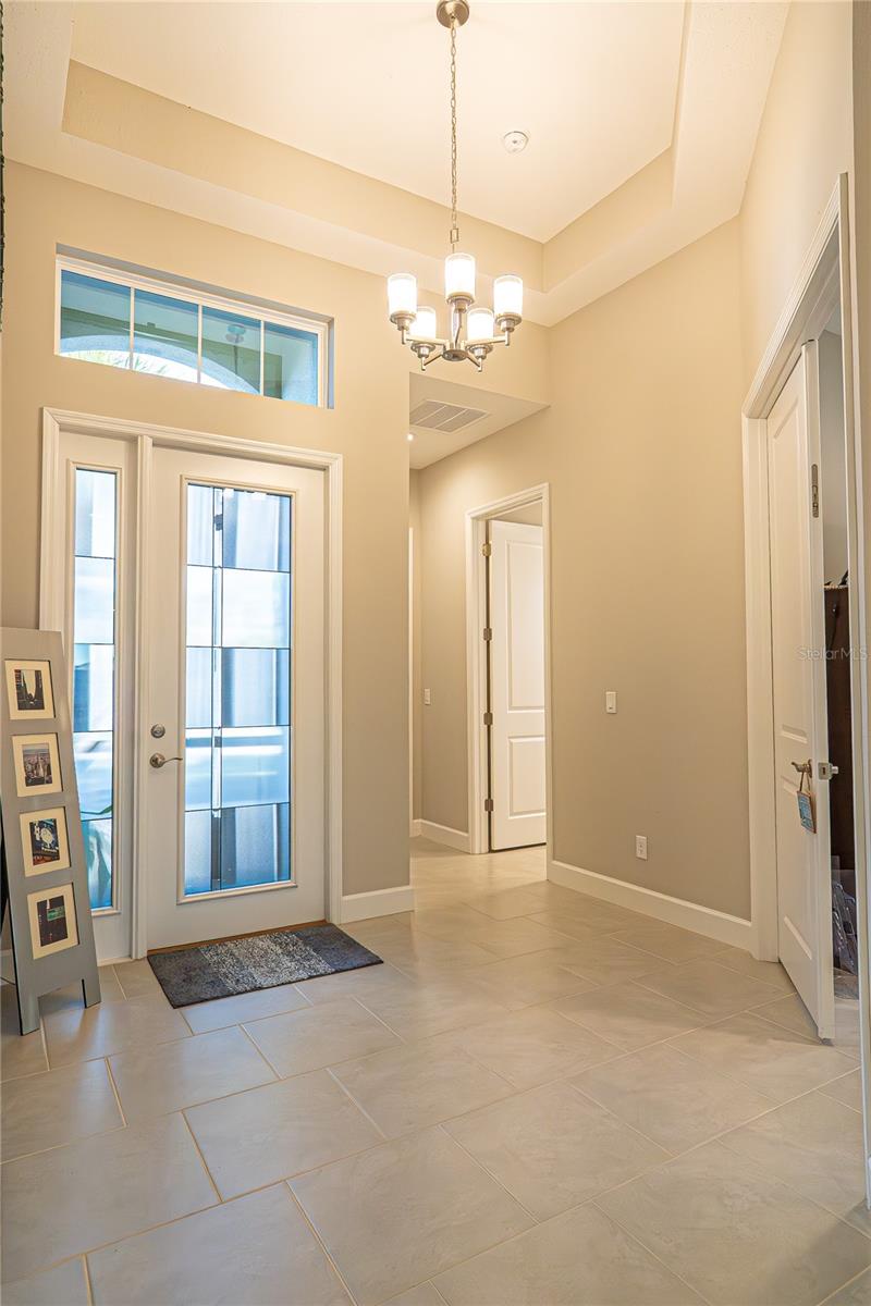 Listing photo id 7 for 5013 Sevilla Shores Drive